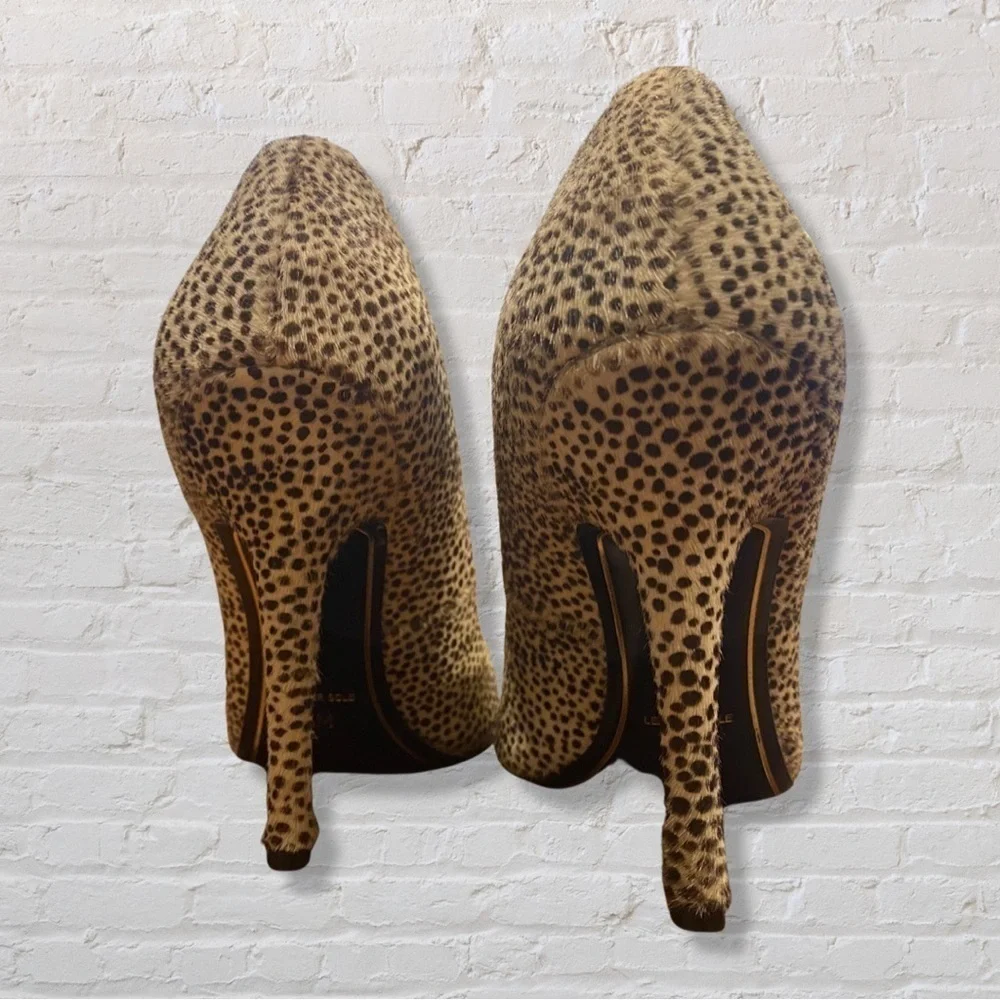 Charles Jourdan animal print pointy toe heels Size: 6